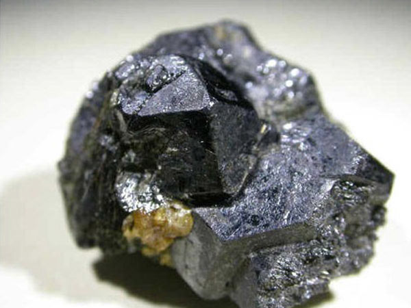 钒矿原矿钒钛磁铁矿