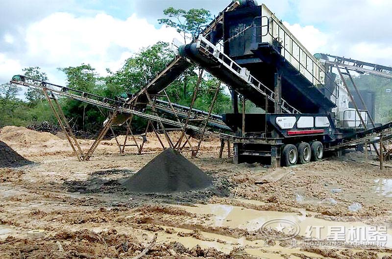 移动式煤矸石粉碎机生产现场